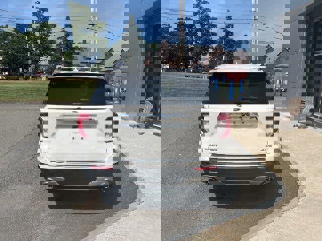 Certified 2022 Ford Explorer Limited w/ Equipment Group 301A image 4