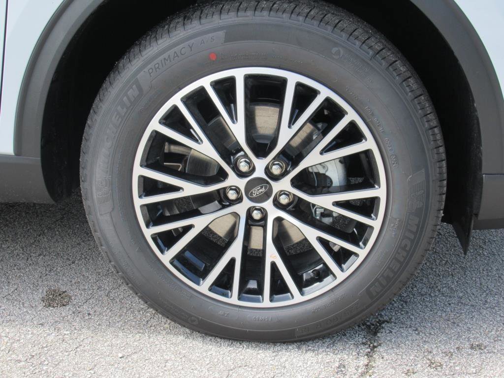 Certified 2025 Ford Escape SE w/ PHEV Premium Package image 7