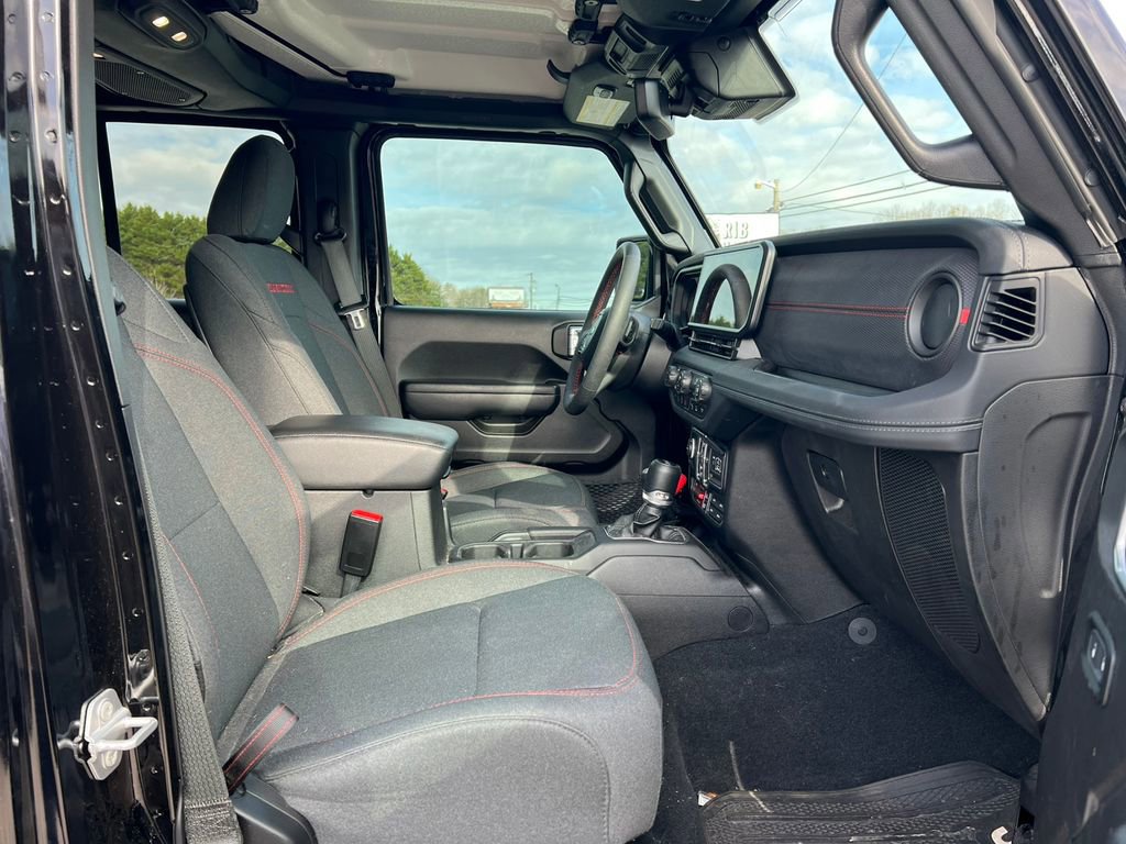 Used 2024 Jeep Wrangler Unlimited Rubicon w/ Technology Group image 13