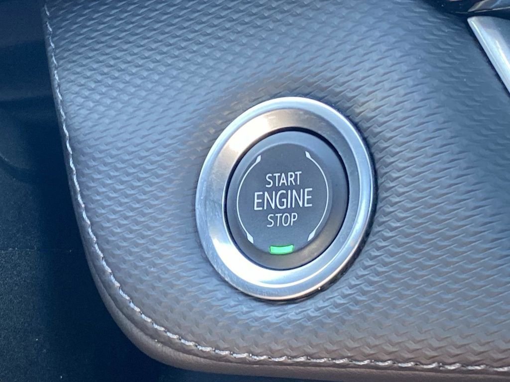 Used 2025 Chevrolet Equinox LT w/ Convenience Package II FWD image 29