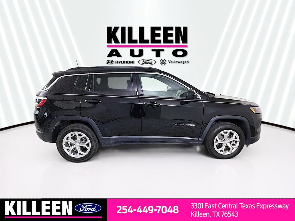 Used 2024 Jeep Compass Latitude AWD/4WD image 10