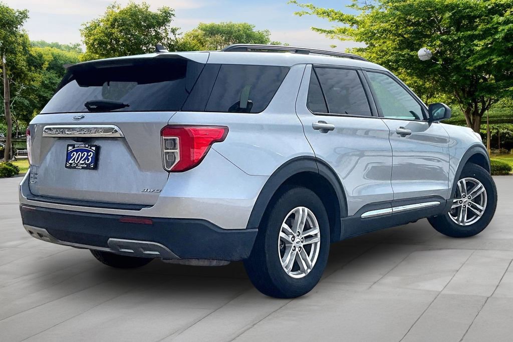 Certified 2023 Ford Explorer XLT w/ Equipment Group 202A image 4