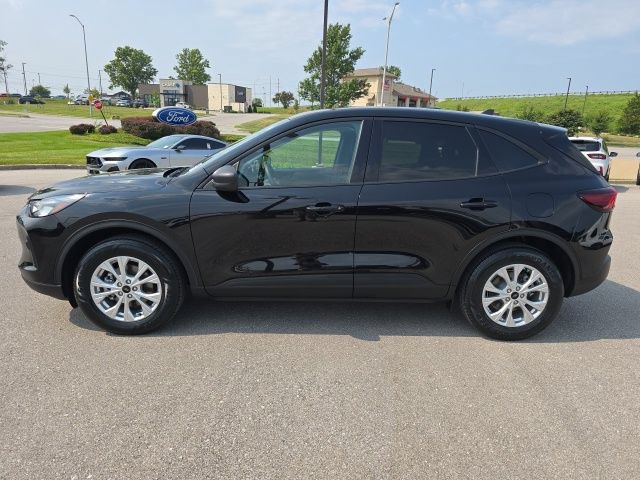 Certified 2025 Ford Escape Active FWD image 2