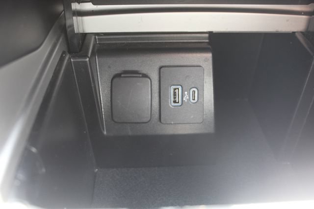 Certified 2024 Ford Explorer XLT w/ Equipment Group 202A AWD/4WD image 38