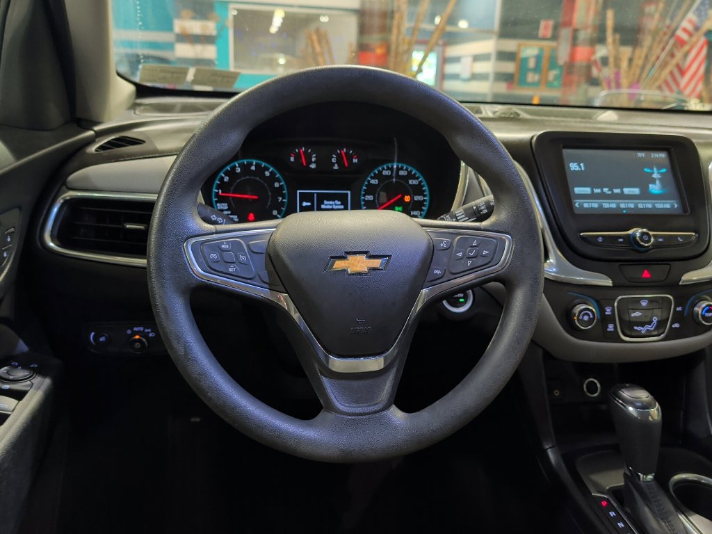 Used 2018 Chevrolet Equinox LS FWD image 3