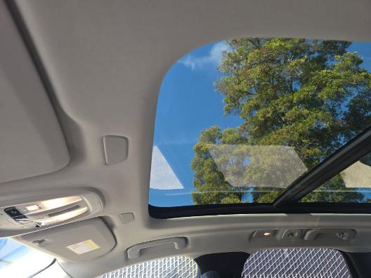 Used 2025 Volvo XC60 B5 Plus image 13