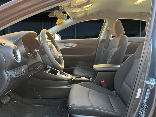 Used 2023 Kia Forte LXS w/ LXS Technology Package image 8