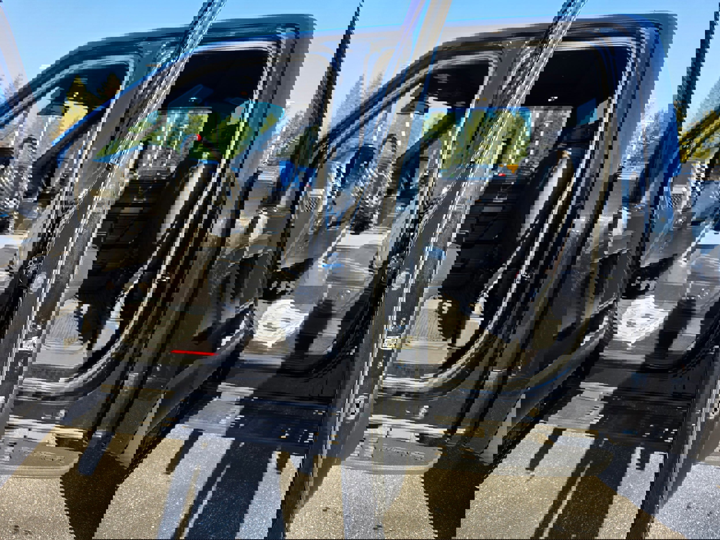 Certified 2018 Ford F150 Raptor w/ Equipment Group 802A Luxury image 10