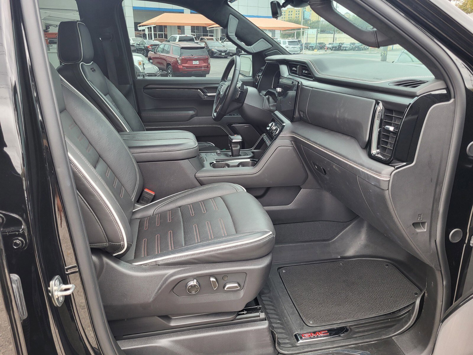 Used 2024 GMC Sierra 1500 AT4X image 13