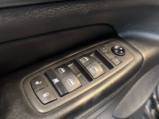 Used 2021 Jeep Grand Cherokee Altitude AWD/4WD image 15