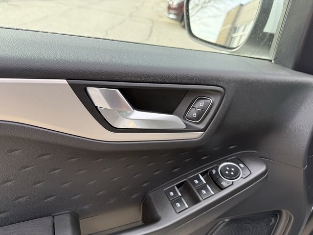 Certified 2020 Ford Escape SE image 19