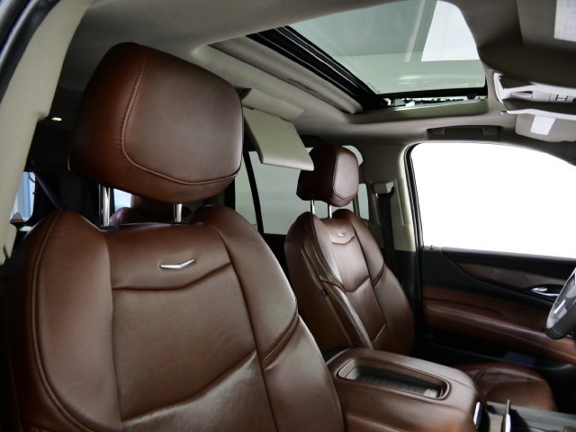 Used 2019 Cadillac Escalade Premium Luxury w/ LPO, Escalade Noir Package RWD image 12