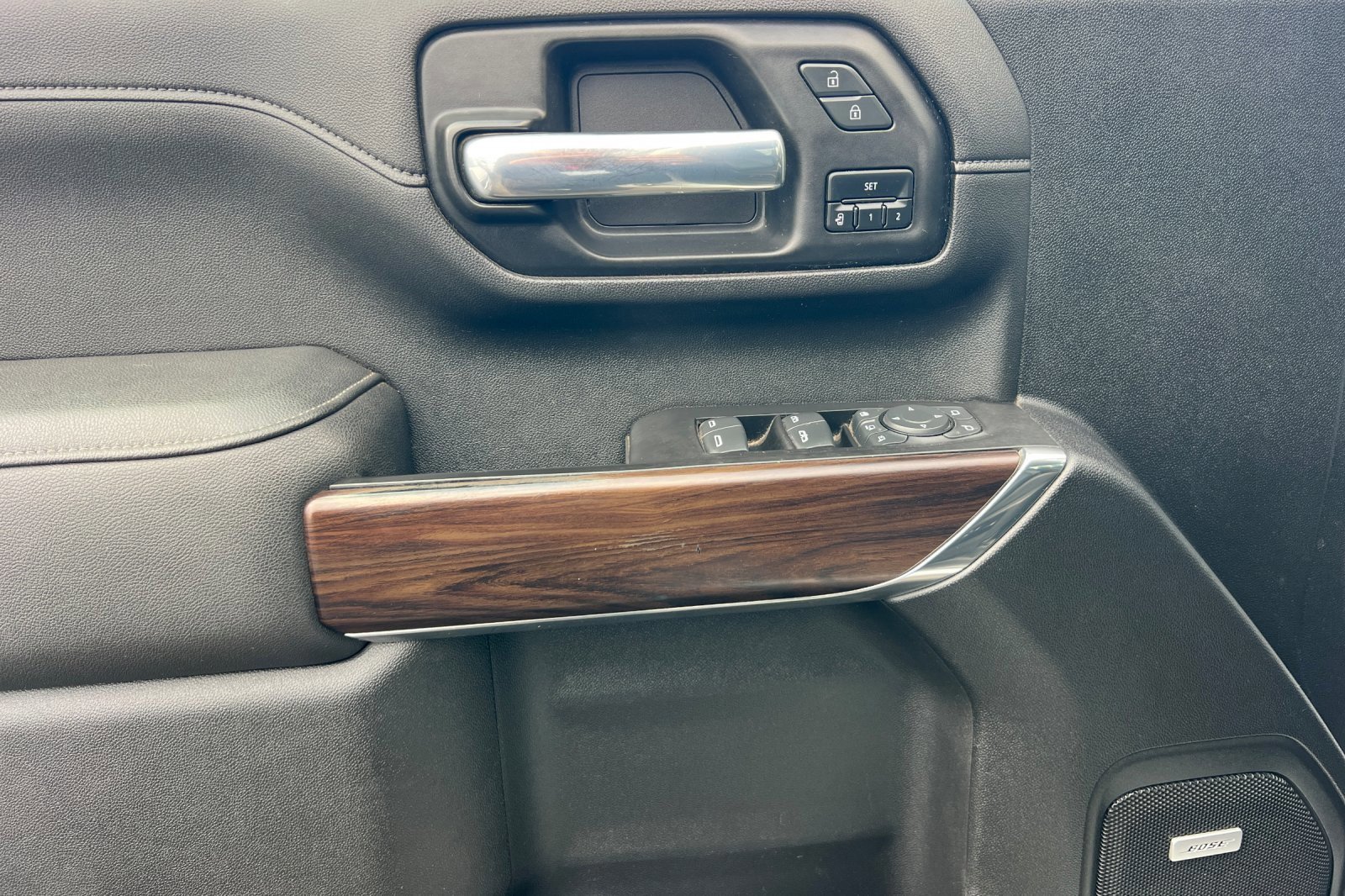 Used 2021 GMC Sierra 2500 SLT w/ SLT Preferred Package image 10