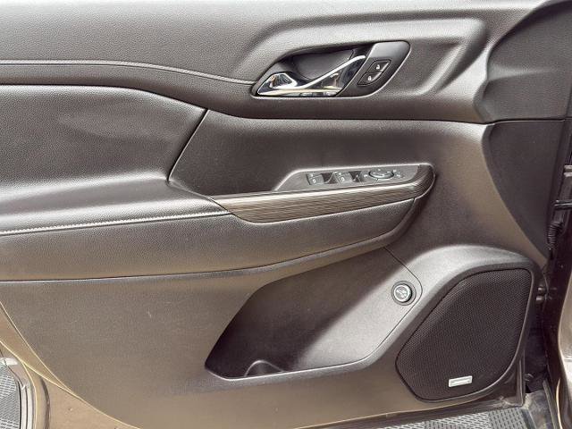 Used 2019 GMC Acadia SLT image 13