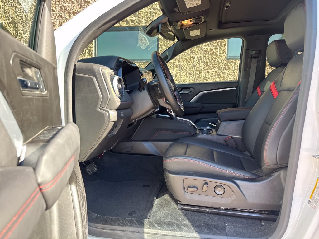 Used 2024 Chevrolet Colorado Z71 w/ Z71 Convenience Package 2 AWD/4WD image 11