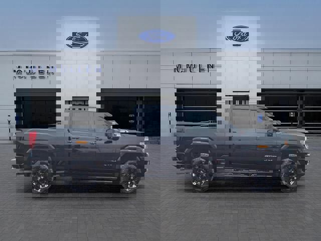 Used 2021 GMC Sierra 2500 AT4 image 2