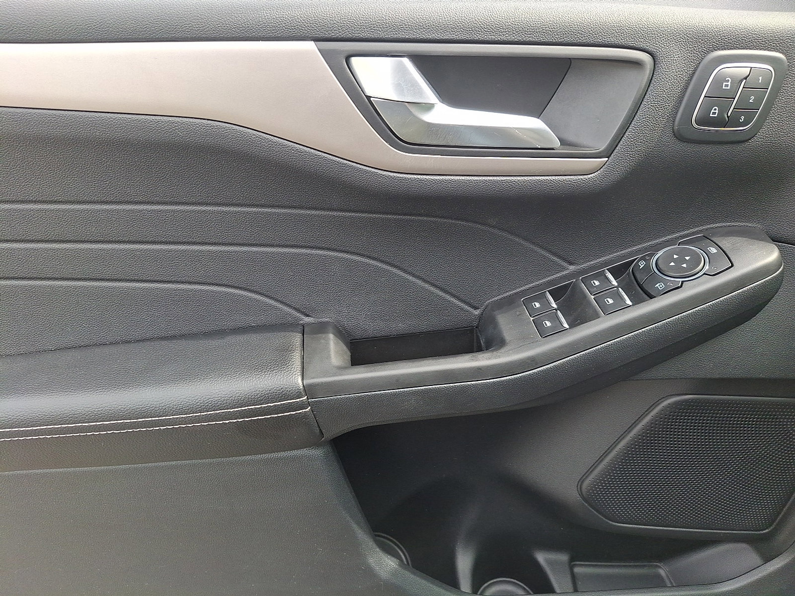 Certified 2022 Ford Escape SEL w/ Technology Package image 12