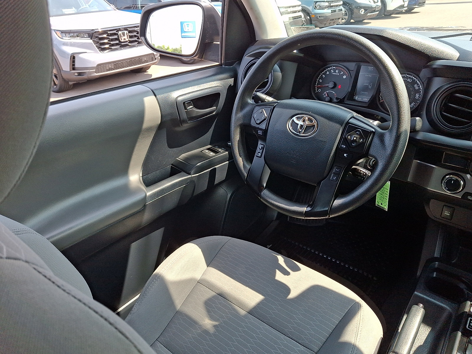 Used 2018 Toyota Tacoma SR w/ SR Convenience Package AWD/4WD image 14