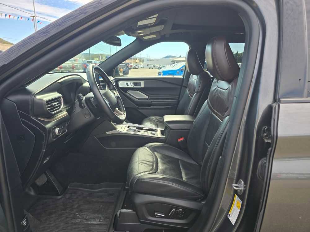 Certified 2020 Ford Explorer Platinum w/ Premium Technology Package image 9