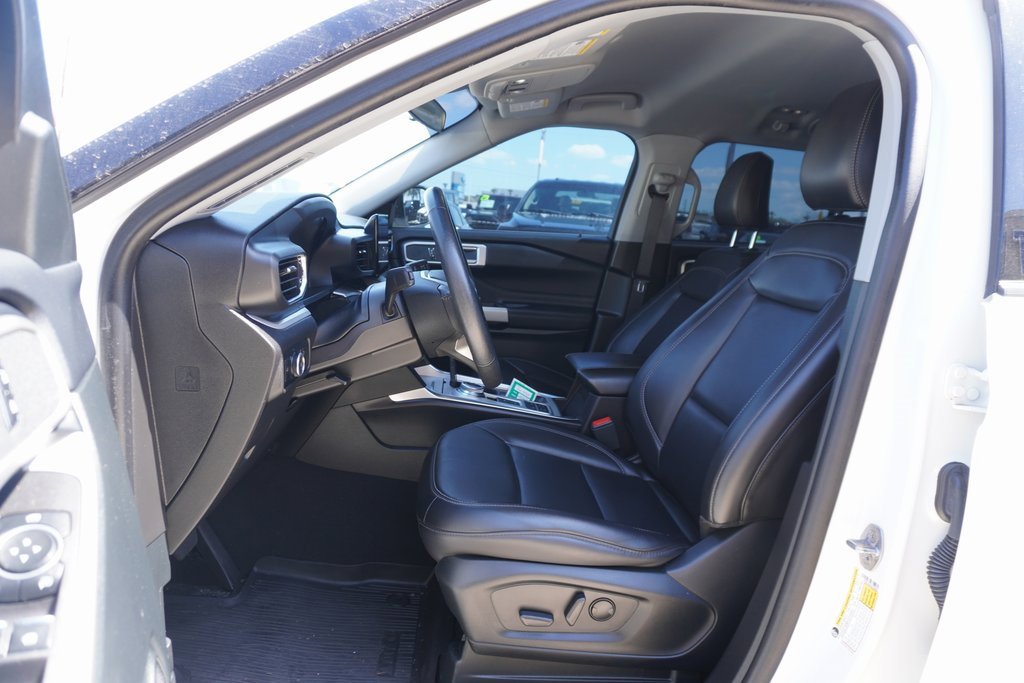 Certified 2023 Ford Explorer XLT w/ Equipment Group 202A image 8