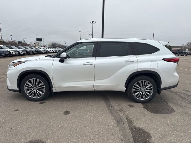Used 2022 Toyota Highlander Platinum video 2