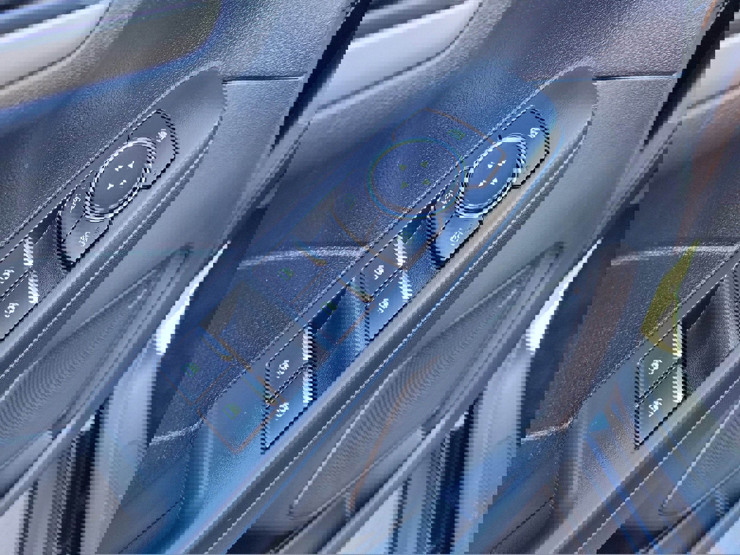 Certified 2022 Ford Escape SE w/ SE Sport Appearance Package image 18