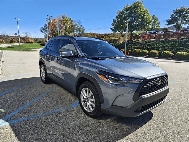 Used 2023 Toyota Corolla Cross LE AWD/4WD image 32