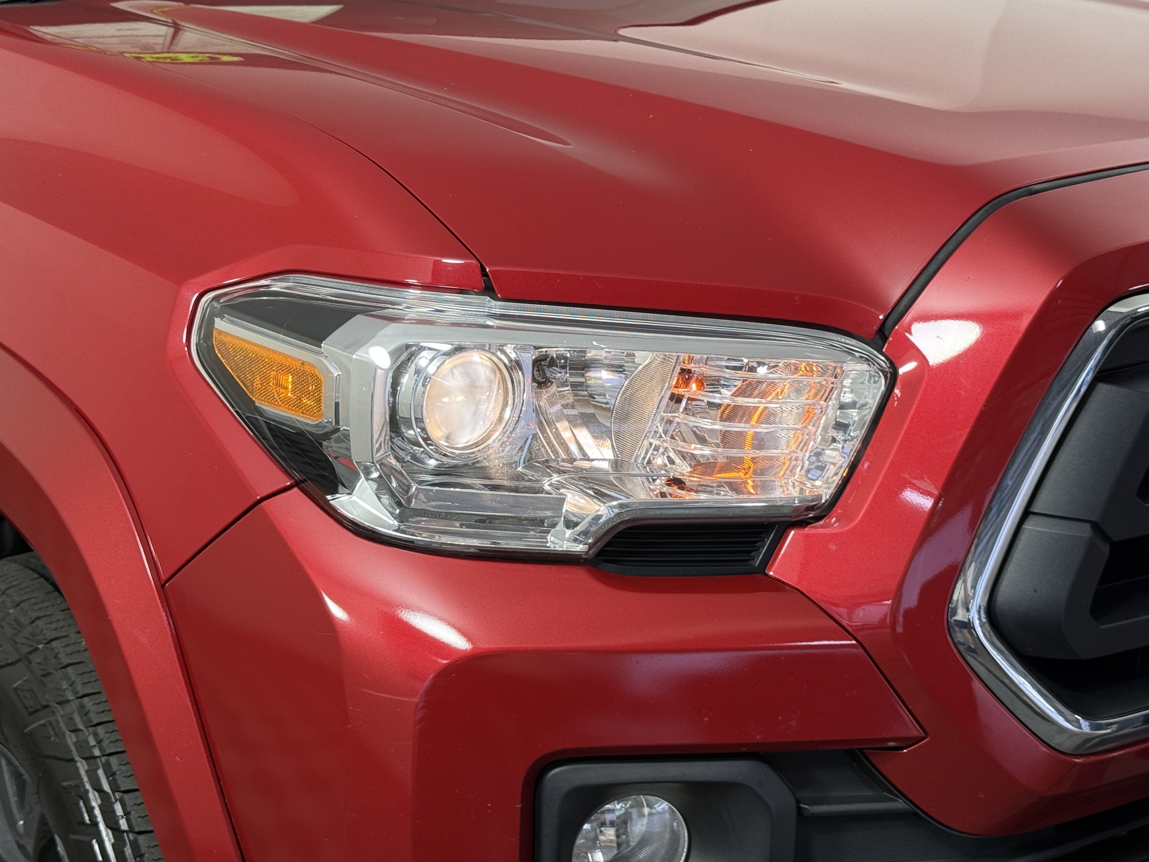 Used 2023 Toyota Tacoma SR5 w/ Technology Package AWD/4WD image 7