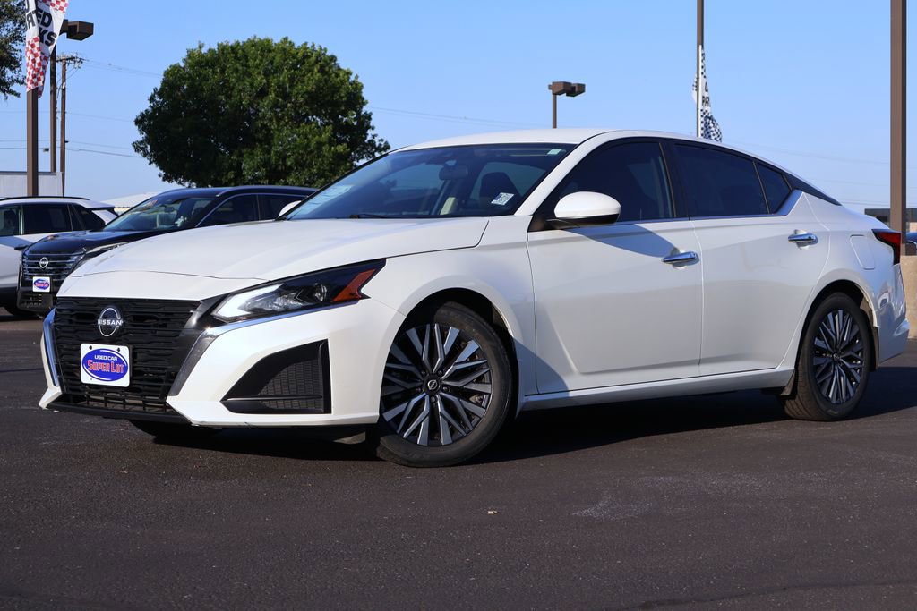Used 2023 Nissan Altima 2.5 SV FWD image 15