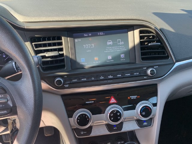 Used 2019 Hyundai Elantra SEL FWD image 17