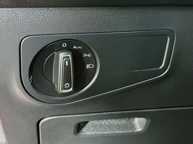 Used 2022 Volkswagen Tiguan SE image 10