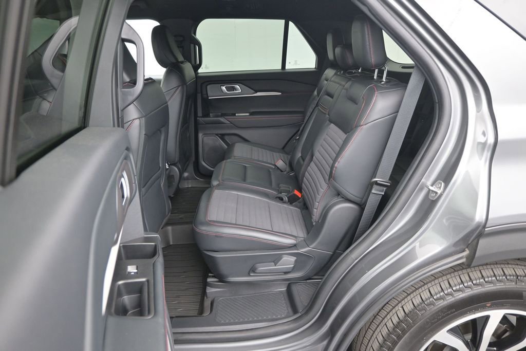 Certified 2025 Ford Explorer ST-Line RWD image 13