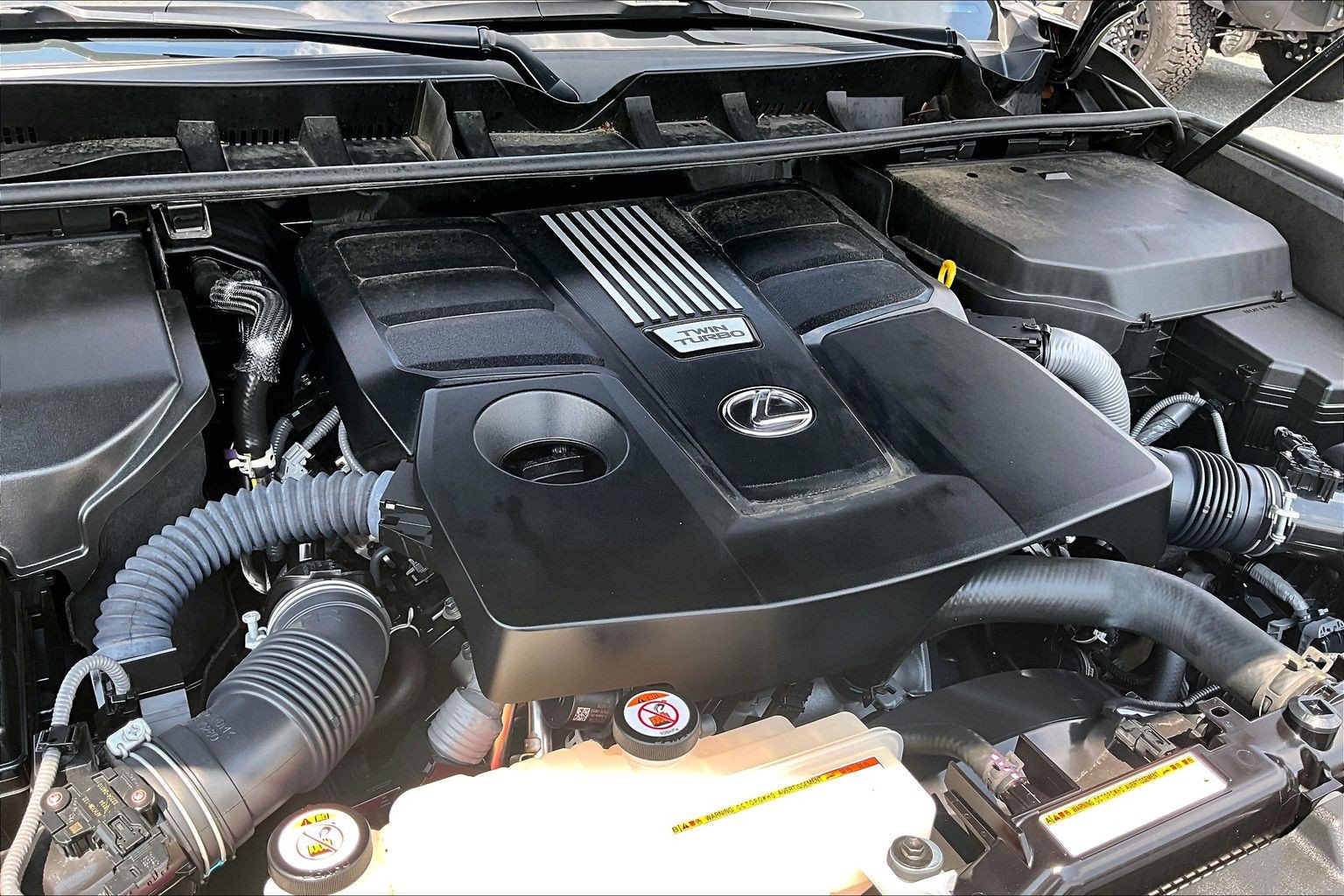 Used 2024 Lexus LX 600 4WD w/ Appearance Package image 35