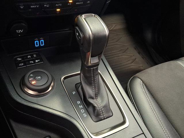 Certified 2023 Ford Ranger Lariat w/ Tremor Off-Road Package AWD/4WD image 12