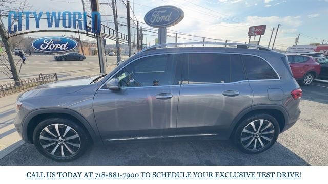 Used 2022 Mercedes-Benz GLB 250 w/ Premium Package Lite image 2