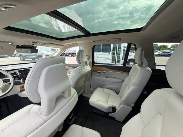 Used 2022 Volvo XC90 T6 Momentum AWD/4WD image 21