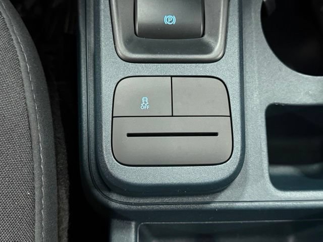 Certified 2025 Ford Maverick XL FWD image 31