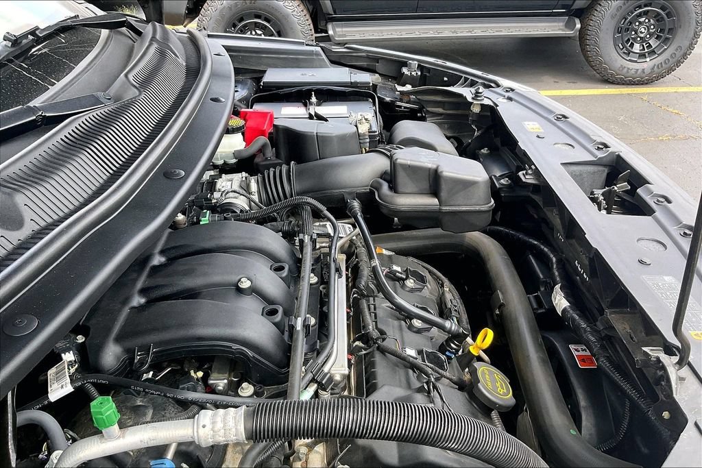 Certified 2019 Ford Explorer XLT w/ Equipment Group 202A AWD/4WD image 33