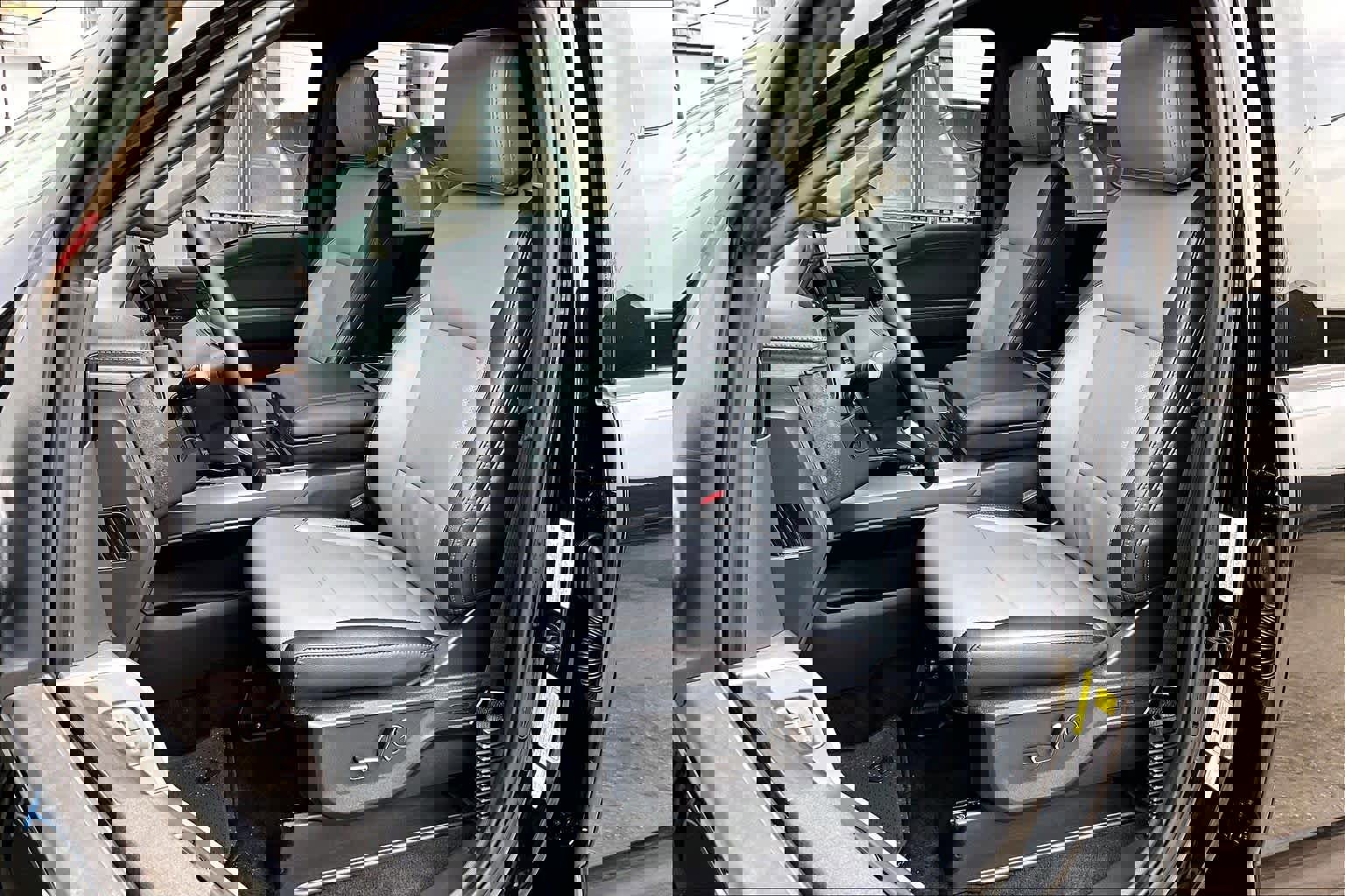 Certified 2025 Ford F150 Lightning Lariat image 8