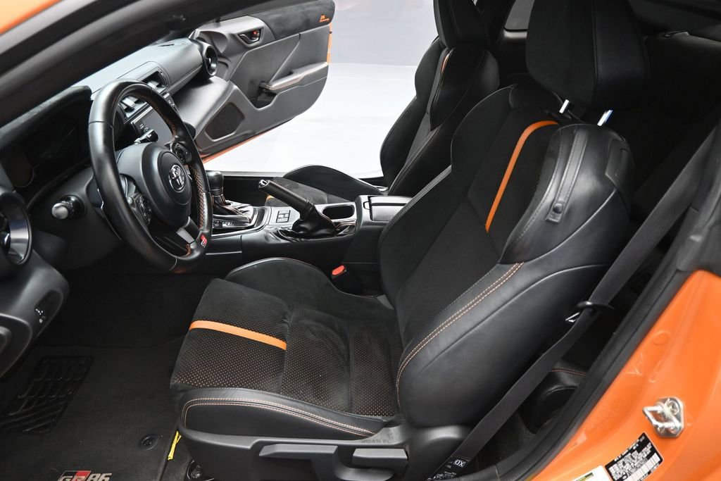 Used 2023 Toyota GR86 10th Anniversary SE RWD image 9