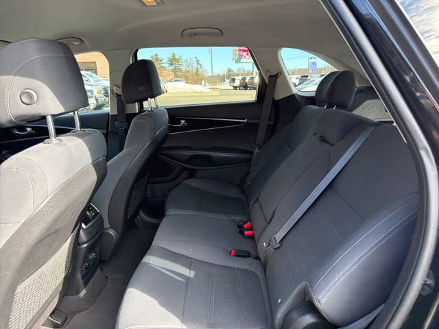Used 2017 Kia Sorento LX image 10