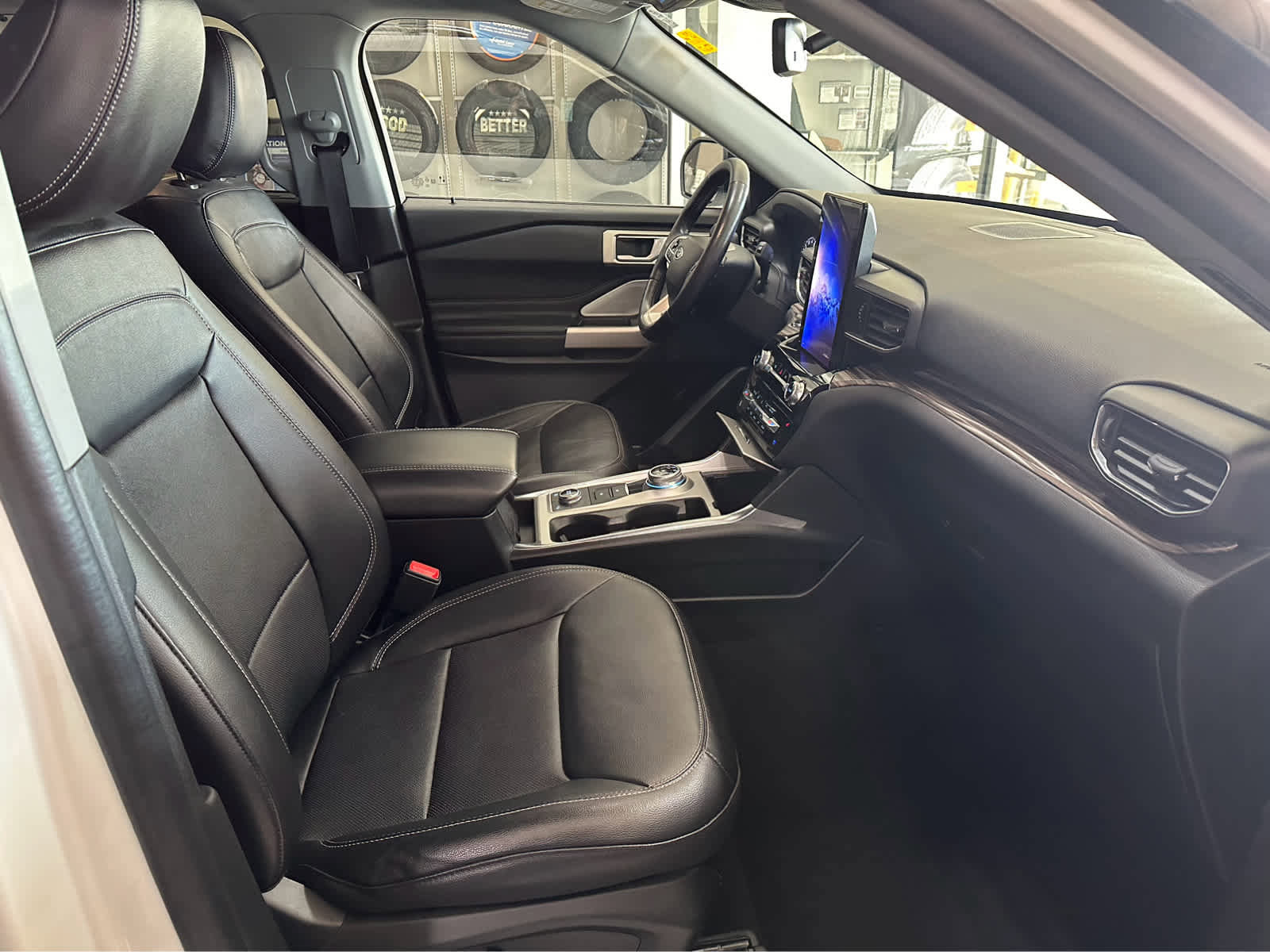 Certified 2023 Ford Explorer Limited w/ Limited Technology Package image 44