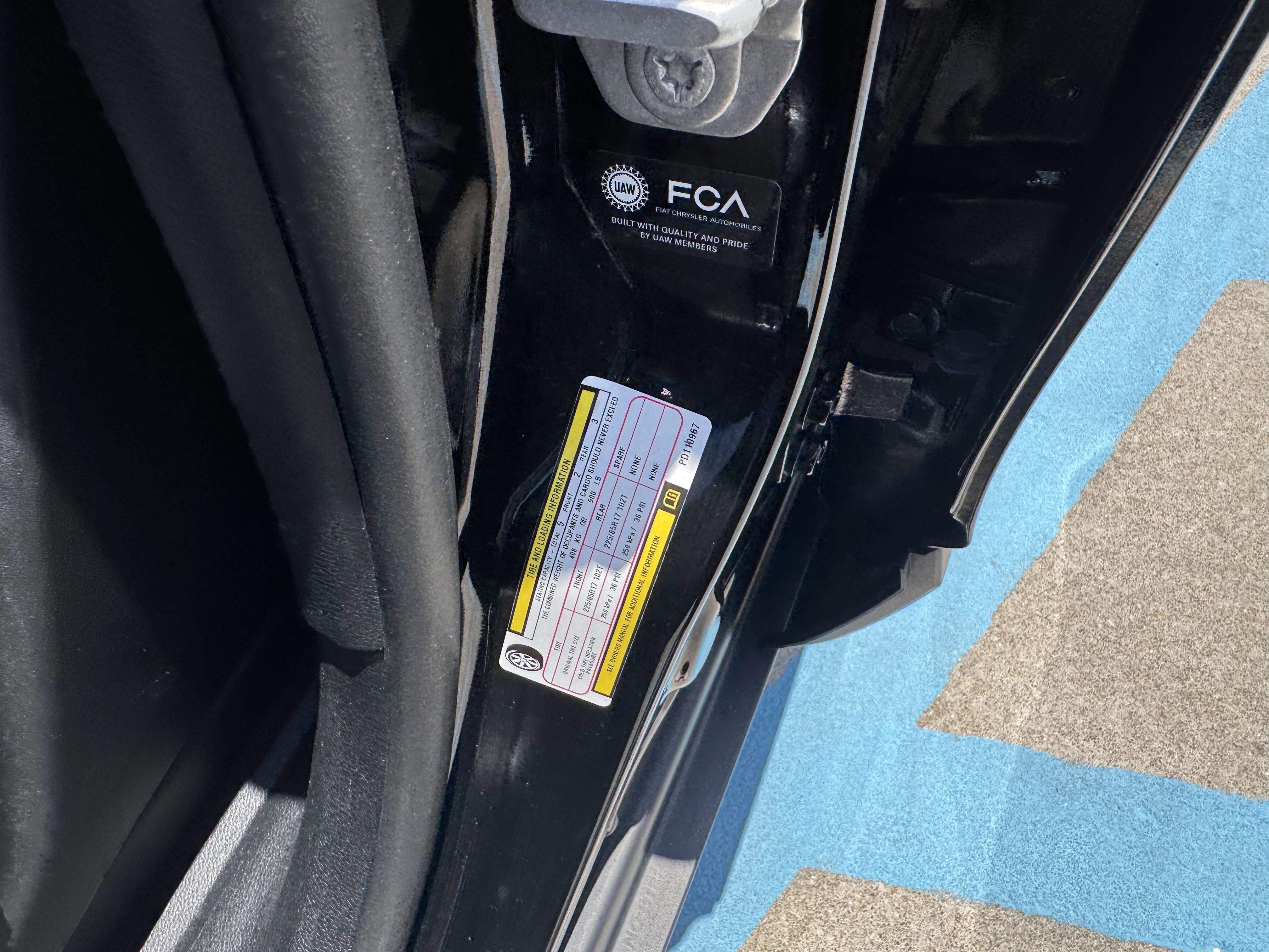 Used 2023 Jeep Cherokee Altitude Lux image 42