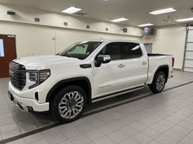 Used 2025 GMC Sierra 1500 Denali Ultimate image 3
