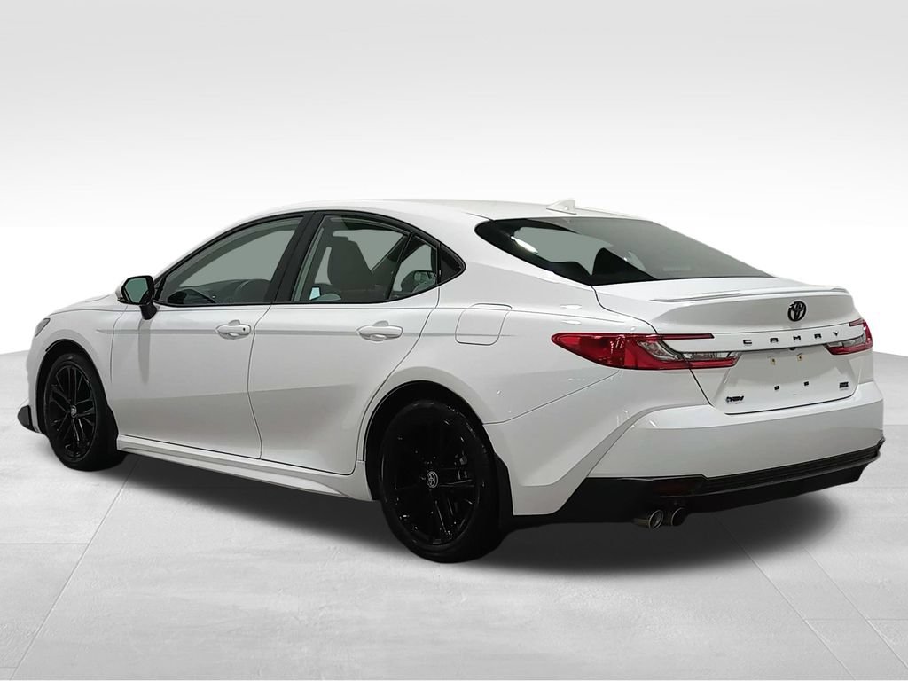 Used 2025 Toyota Camry SE w/ Convenience Package FWD image 8