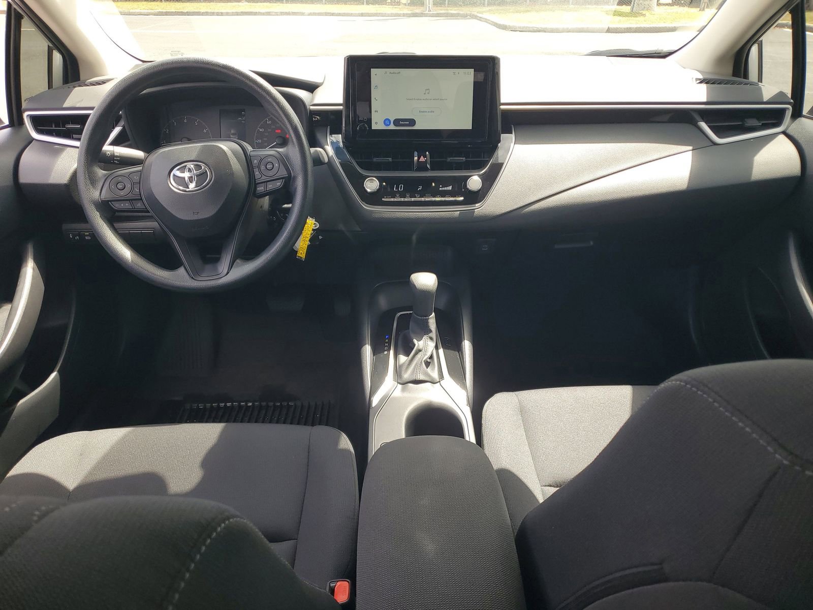 Used 2025 Toyota Corolla LE FWD image 13