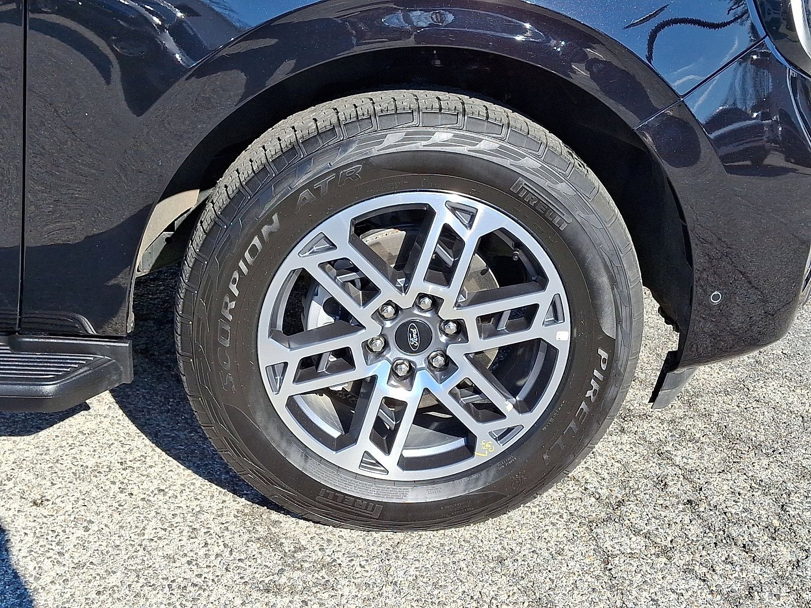 Certified 2025 Ford Expedition Active AWD/4WD image 11