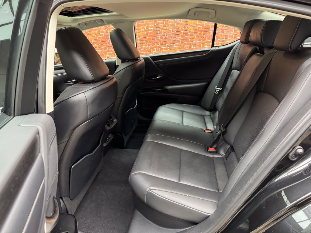 Used 2023 Lexus ES 300h w/ Premium Package FWD image 23