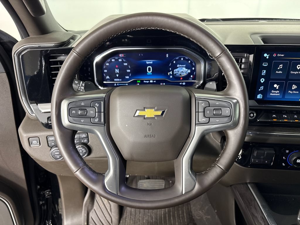 Used 2025 Chevrolet Silverado 1500 LTZ w/ LTZ Premium Package AWD/4WD image 17