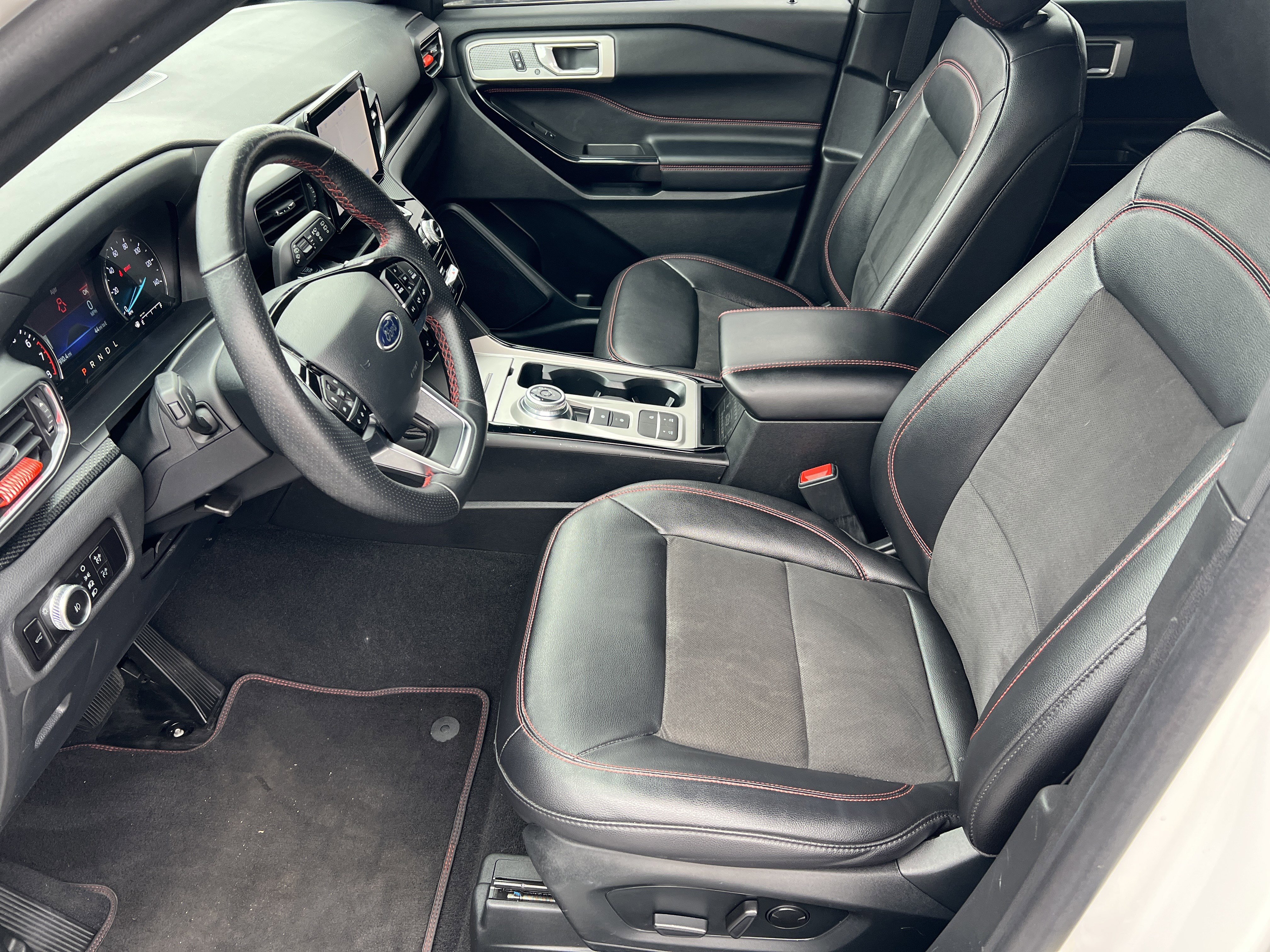 Certified 2023 Ford Explorer ST-Line w/ Class IV Trailer Tow Package image 9